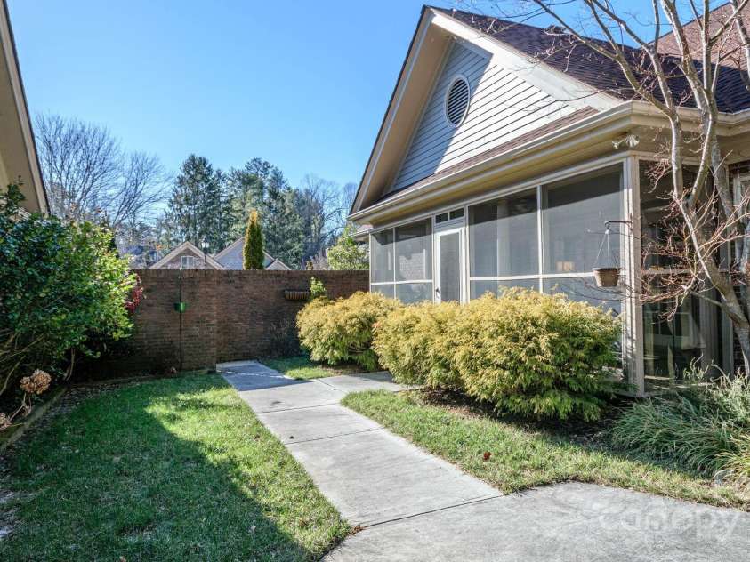 128 Glenbrook Drive, Hendersonville, NC 28739.  MLS# CAR4224323, YatesRealty ID 6078. 