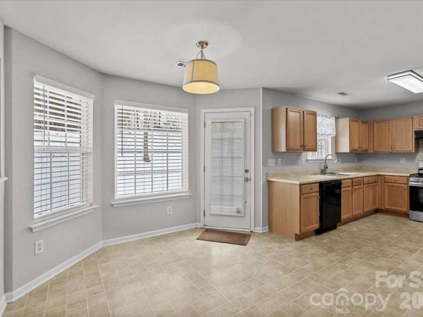 5026 Wicklow Drive, Gastonia, NC 28054.  MLS# CAR4343852, YatesRealty ID 6078. 