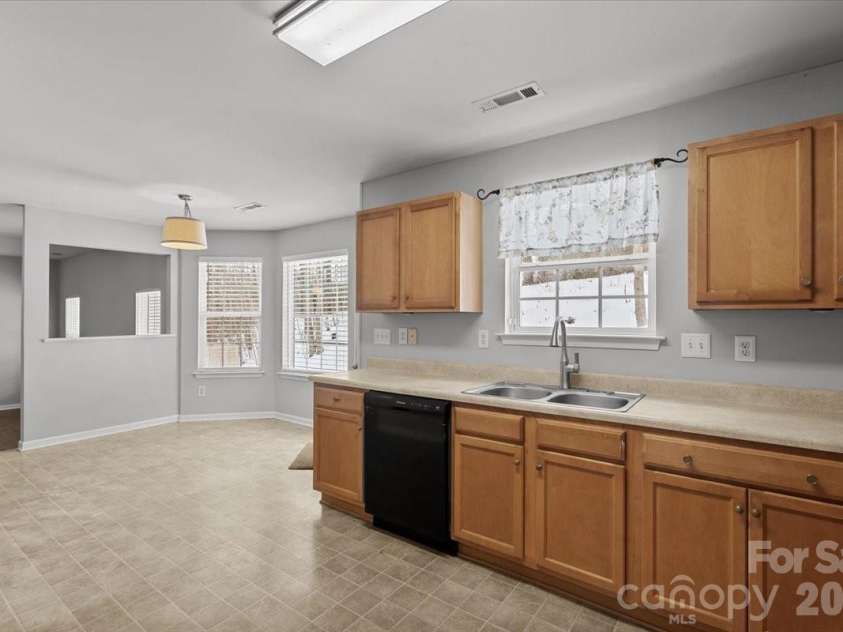 5026 Wicklow Drive, Gastonia, NC 28054.  MLS# CAR4343852, YatesRealty ID 6078. 
