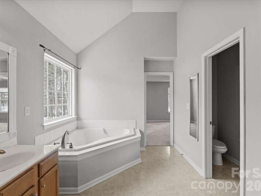 5026 Wicklow Drive, Gastonia, NC 28054.  MLS# CAR4343852, YatesRealty ID 6078. 