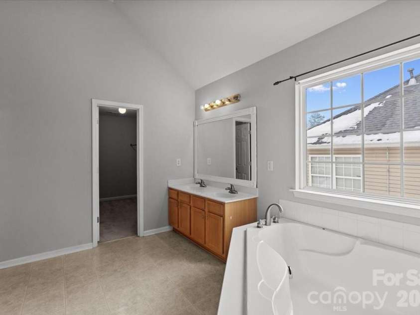 5026 Wicklow Drive, Gastonia, NC 28054.  MLS# CAR4343852, YatesRealty ID 6078. 