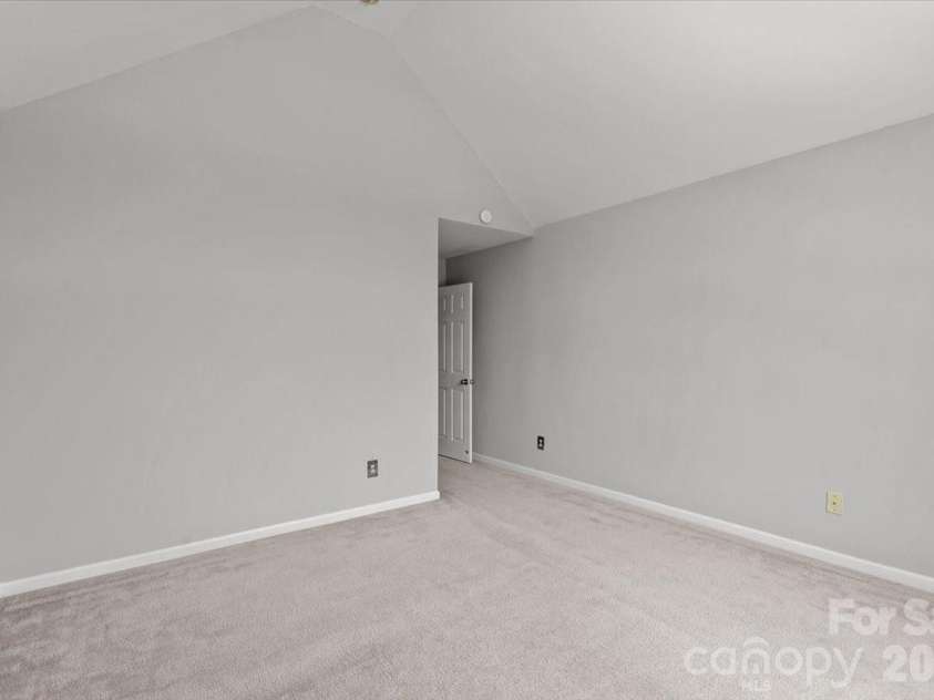 5026 Wicklow Drive, Gastonia, NC 28054.  MLS# CAR4343852, YatesRealty ID 6078. 