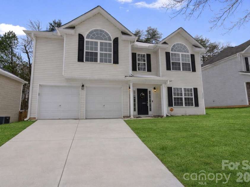 5026 Wicklow Drive, Gastonia, NC 28054.  MLS# CAR4343852, YatesRealty ID 6078. Grass filled in with AI