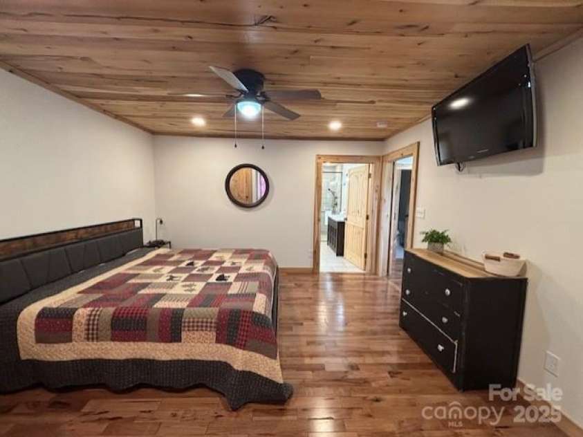 43 Flaming Arrow Drive, Whittier, NC 28789.  MLS# CAR4237386, YatesRealty ID 6079. 