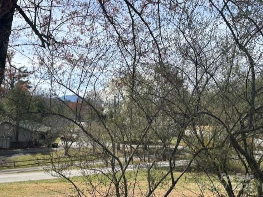 43 Flaming Arrow Drive, Whittier, NC 28789.  MLS# CAR4237386, YatesRealty ID 6079. 