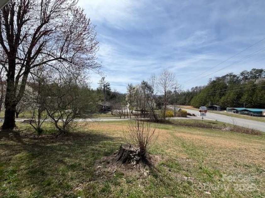 43 Flaming Arrow Drive, Whittier, NC 28789.  MLS# CAR4237386, YatesRealty ID 6079. 