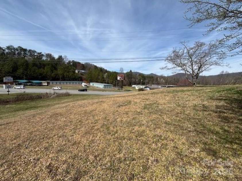 43 Flaming Arrow Drive, Whittier, NC 28789.  MLS# CAR4237386, YatesRealty ID 6079. 