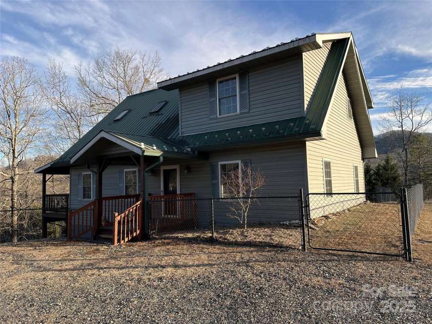 29 Down To Earth Drive, Burnsville, NC 28714.  MLS# CAR4217184, YatesRealty ID 608. 