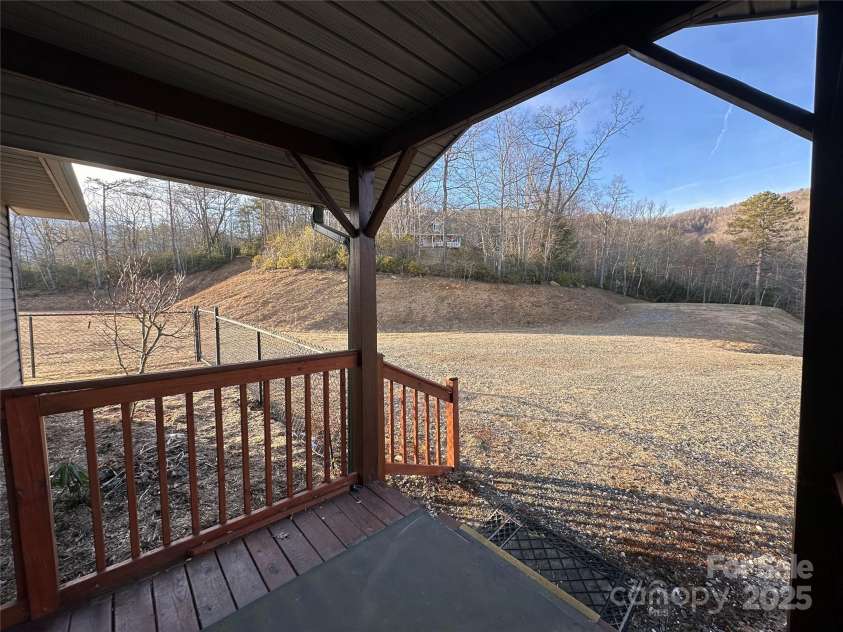 29 Down To Earth Drive, Burnsville, NC 28714.  MLS# CAR4217184, YatesRealty ID 608. 