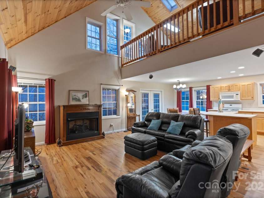 29 Down To Earth Drive, Burnsville, NC 28714.  MLS# CAR4217184, YatesRealty ID 608. 