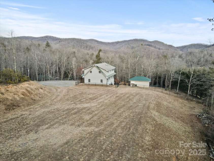 29 Down To Earth Drive, Burnsville, NC 28714.  MLS# CAR4217184, YatesRealty ID 608. 