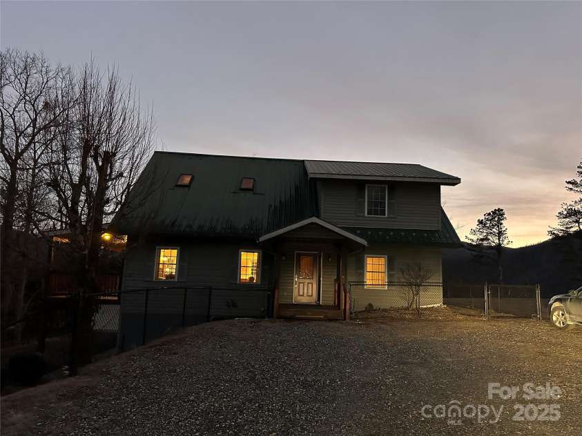 29 Down To Earth Drive, Burnsville, NC 28714.  MLS# CAR4217184, YatesRealty ID 608. 