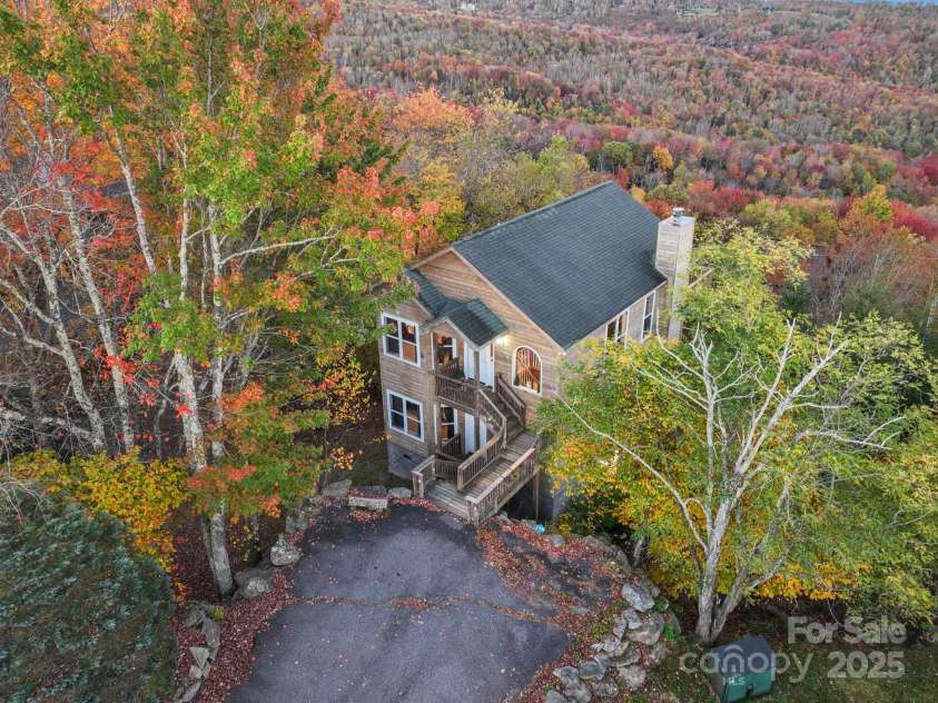 309 Pinnacle Ridge Road, Beech Mountain, NC 28604.  MLS# CAR4318930, YatesRealty ID 608. 