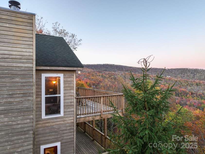 309 Pinnacle Ridge Road, Beech Mountain, NC 28604.  MLS# CAR4318930, YatesRealty ID 608. 