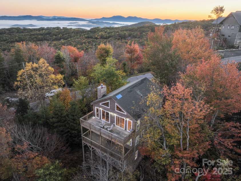 309 Pinnacle Ridge Road, Beech Mountain, NC 28604.  MLS# CAR4318930, YatesRealty ID 608. 