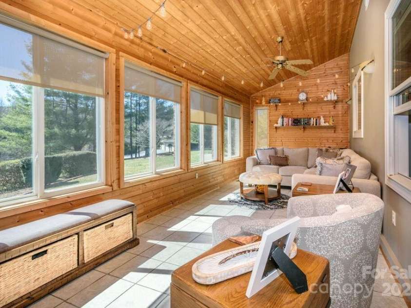 108 Sky View Lane, Hendersonville, NC 28739.  MLS# CAR4233635, YatesRealty ID 6080. 