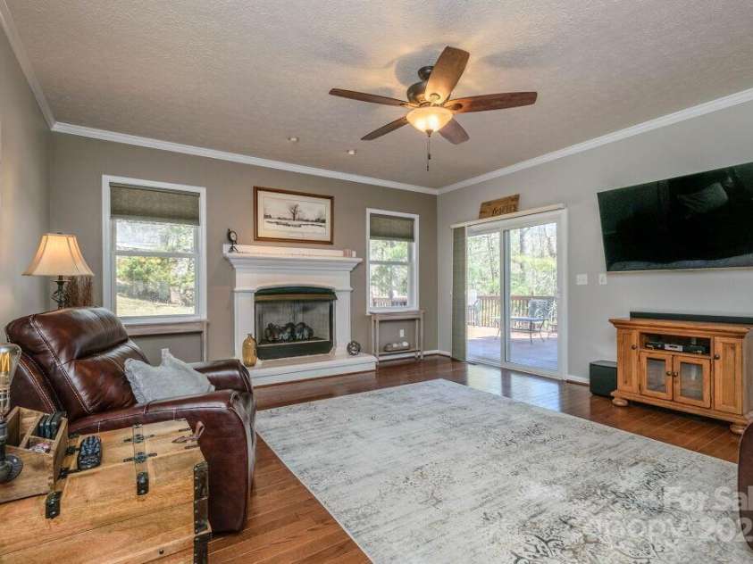 108 Sky View Lane, Hendersonville, NC 28739.  MLS# CAR4233635, YatesRealty ID 6080. 