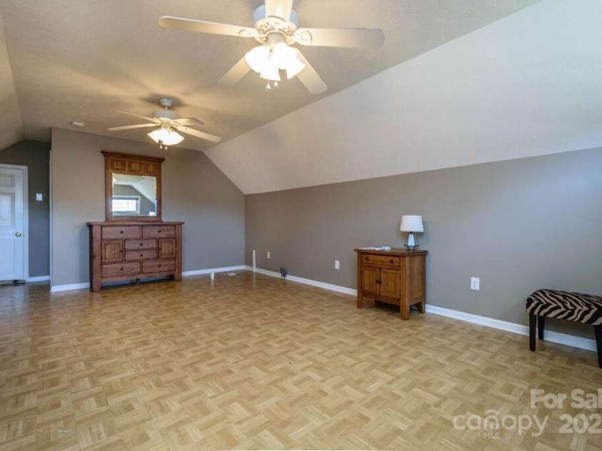 108 Sky View Lane, Hendersonville, NC 28739.  MLS# CAR4233635, YatesRealty ID 6080. 