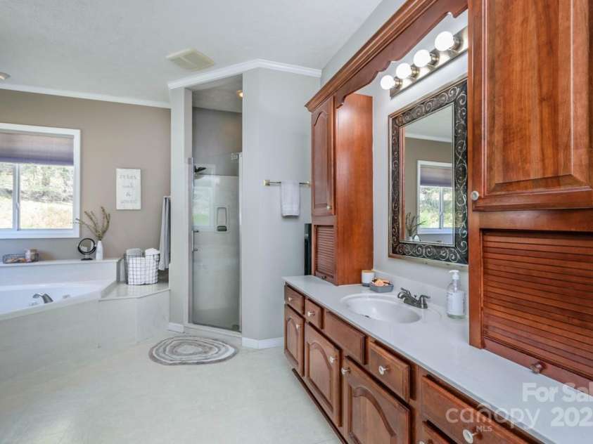 108 Sky View Lane, Hendersonville, NC 28739.  MLS# CAR4233635, YatesRealty ID 6080. 