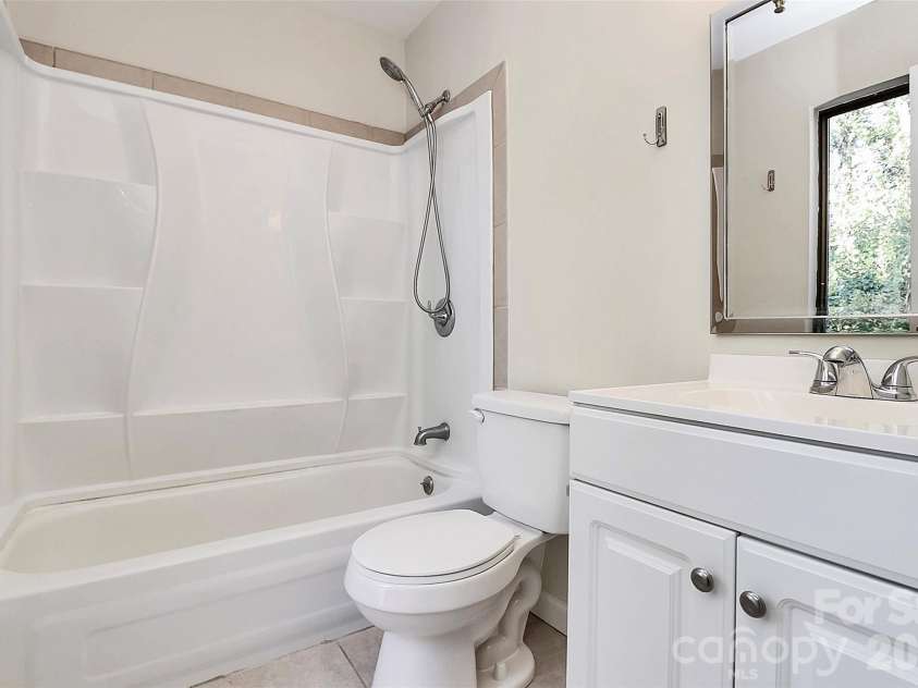 8022 Princess Ann Drive, Charlotte, NC 28212.  MLS# CAR4326922, YatesRealty ID 6080. 