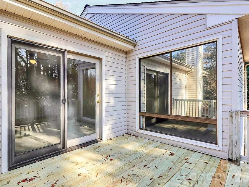 8022 Princess Ann Drive, Charlotte, NC 28212.  MLS# CAR4326922, YatesRealty ID 6080. 