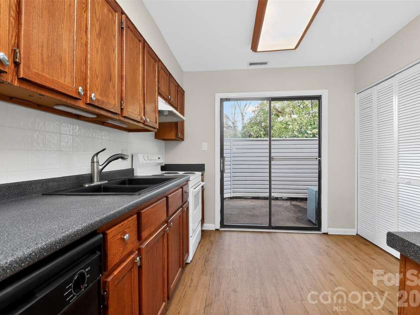 8022 Princess Ann Drive, Charlotte, NC 28212.  MLS# CAR4326922, YatesRealty ID 6080. 