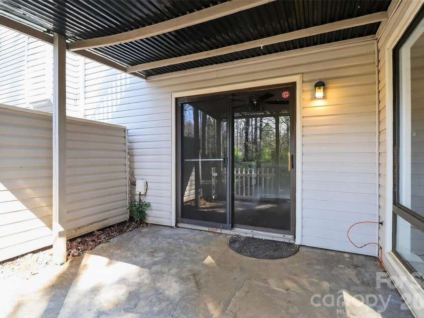 8022 Princess Ann Drive, Charlotte, NC 28212.  MLS# CAR4326922, YatesRealty ID 6080. 