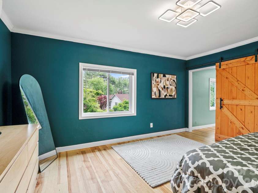 419 Blue Ridge Road, East Flat Rock, NC 28726.  MLS# CAR4342657, YatesRealty ID 6082. 