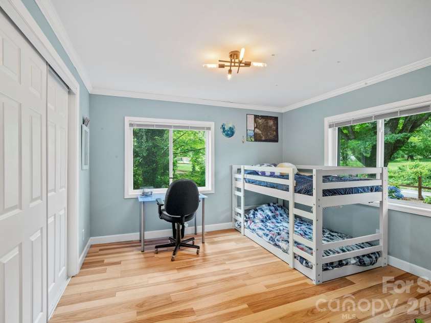 419 Blue Ridge Road, East Flat Rock, NC 28726.  MLS# CAR4342657, YatesRealty ID 6082. 