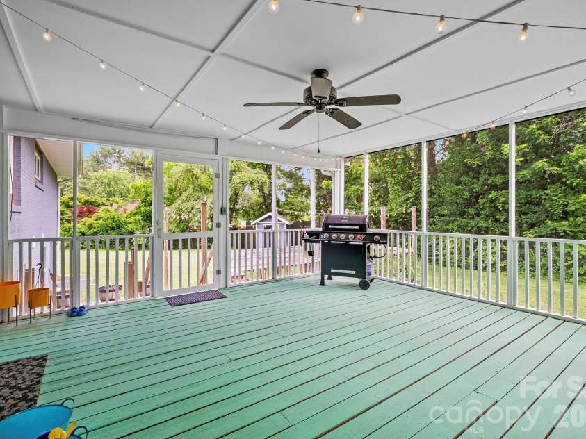 419 Blue Ridge Road, East Flat Rock, NC 28726.  MLS# CAR4342657, YatesRealty ID 6082. 