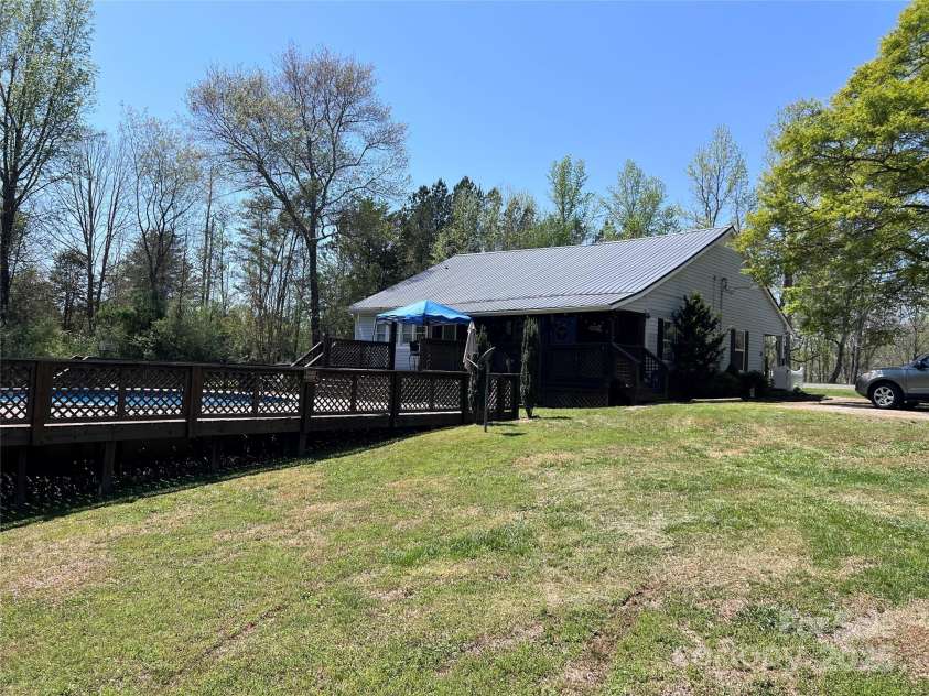 541 Pilgrim Road, Ellenboro, NC 28040.  MLS# CAR4246833, YatesRealty ID 6082. 