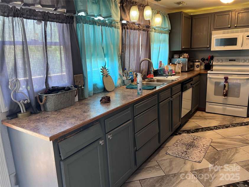 541 Pilgrim Road, Ellenboro, NC 28040.  MLS# CAR4246833, YatesRealty ID 6082. 