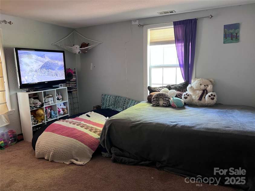 541 Pilgrim Road, Ellenboro, NC 28040.  MLS# CAR4246833, YatesRealty ID 6082. 