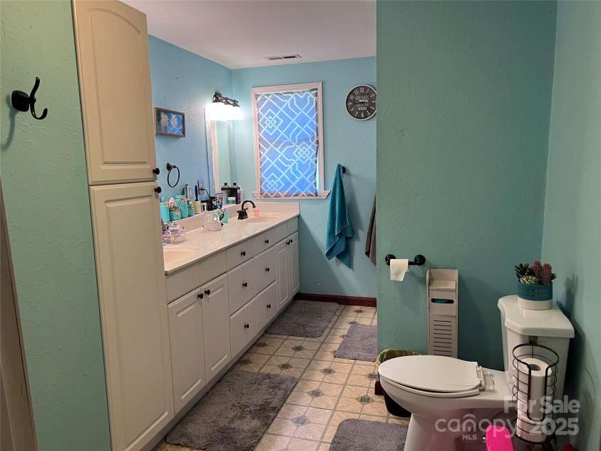 541 Pilgrim Road, Ellenboro, NC 28040.  MLS# CAR4246833, YatesRealty ID 6082. Master Bath