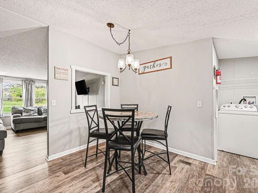 1392 Old Mountain Road, Statesville, NC 28677.  MLS# CAR4360413, YatesRealty ID 6083. 