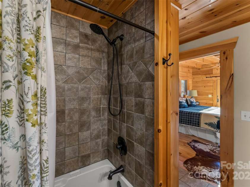 1600 Pisgah Preserve Drive, Nebo, NC 28761.  MLS# CAR4234902, YatesRealty ID 6083. 