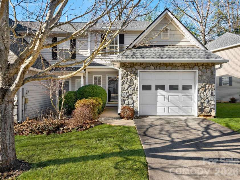 15 Willowick Drive, Asheville, NC 28803.  MLS# CAR4393638, YatesRealty ID 6084. 