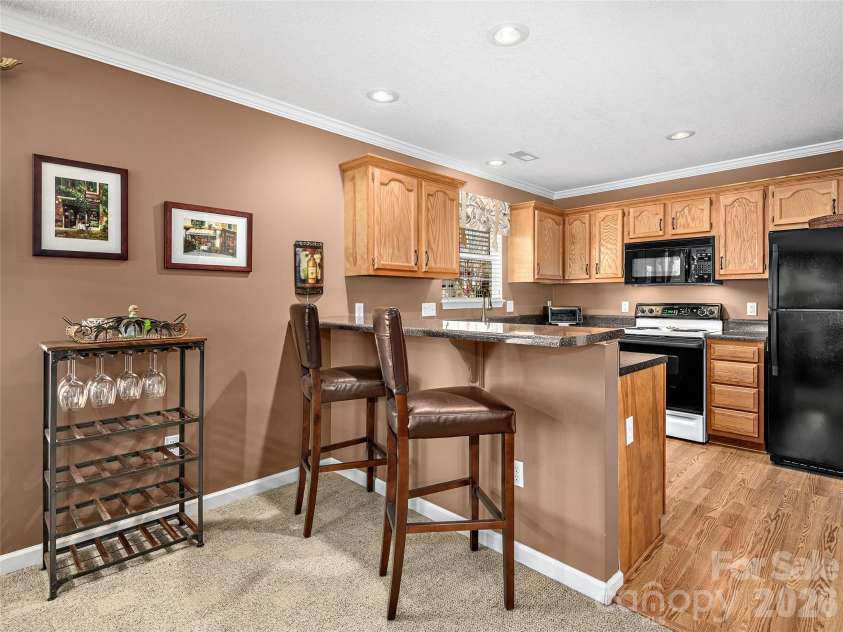 15 Willowick Drive, Asheville, NC 28803.  MLS# CAR4393638, YatesRealty ID 6084. 