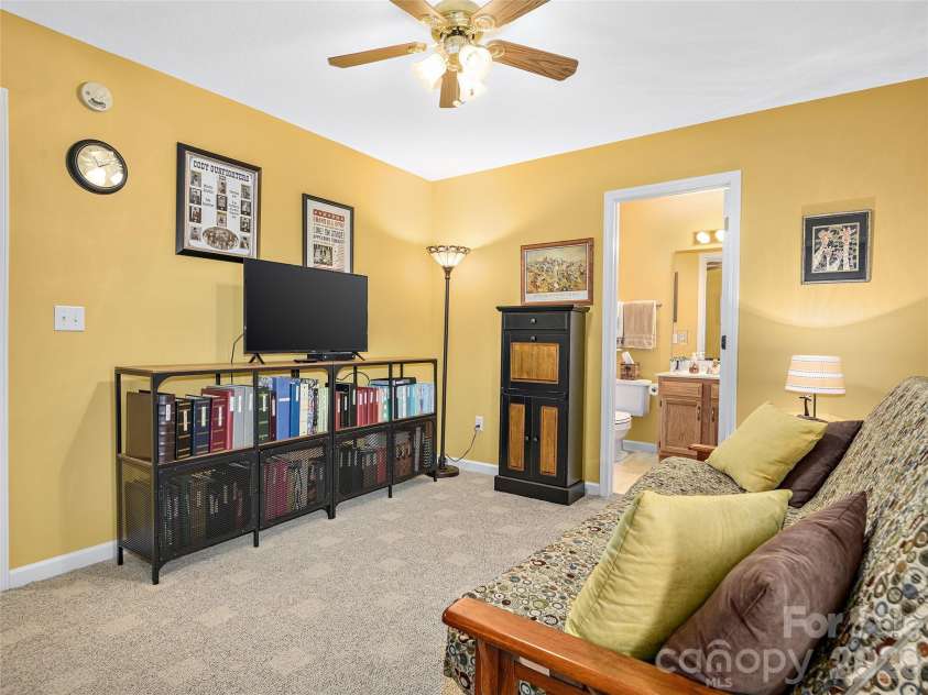 15 Willowick Drive, Asheville, NC 28803.  MLS# CAR4393638, YatesRealty ID 6084. 