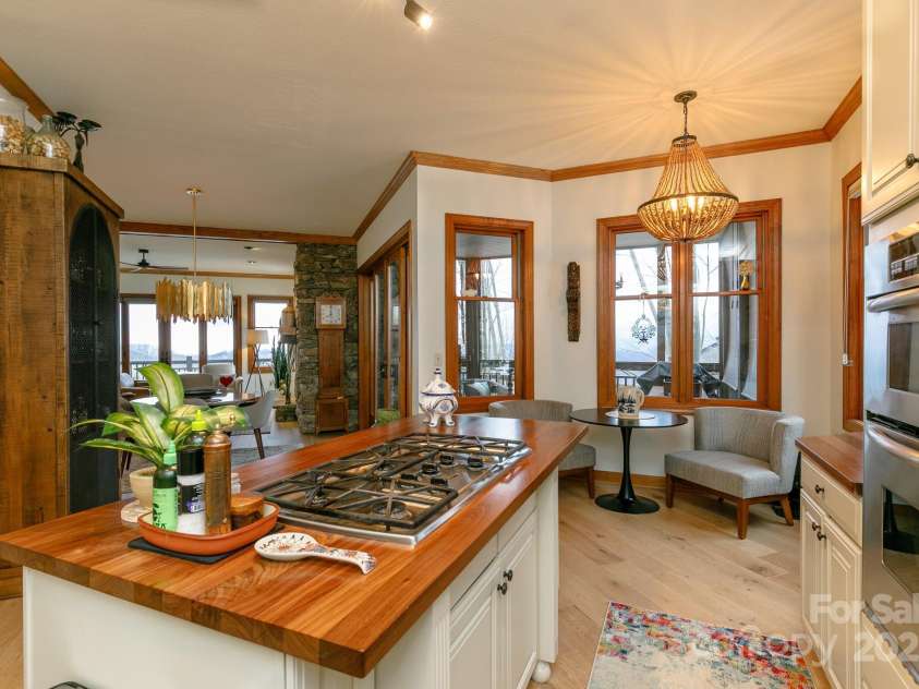 61 Spring Rock Road, Burnsville, NC 28714.  MLS# CAR4219716, YatesRealty ID 6084. 