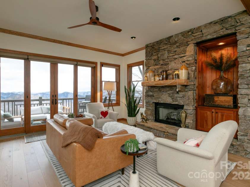 61 Spring Rock Road, Burnsville, NC 28714.  MLS# CAR4219716, YatesRealty ID 6084. 