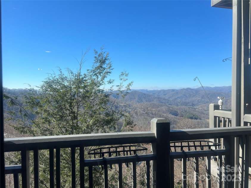 61 Spring Rock Road, Burnsville, NC 28714.  MLS# CAR4219716, YatesRealty ID 6084. 