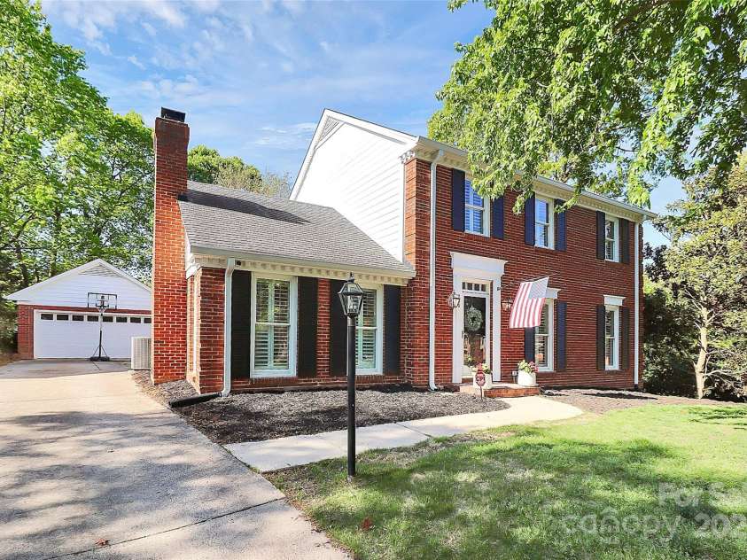 200 Port Royal Drive, Matthews, NC 28105.  MLS# CAR4245181, YatesRealty ID 6086. 