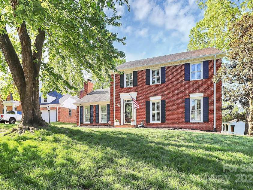 200 Port Royal Drive, Matthews, NC 28105.  MLS# CAR4245181, YatesRealty ID 6086. 