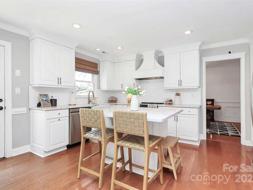 200 Port Royal Drive, Matthews, NC 28105.  MLS# CAR4245181, YatesRealty ID 6086. 