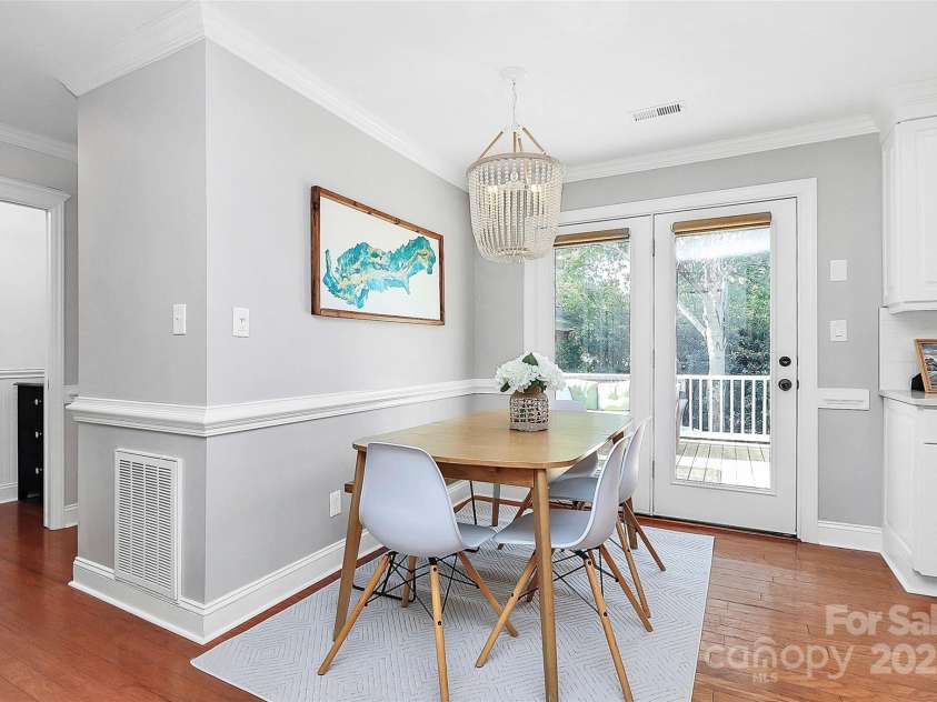 200 Port Royal Drive, Matthews, NC 28105.  MLS# CAR4245181, YatesRealty ID 6086. Breakfast area