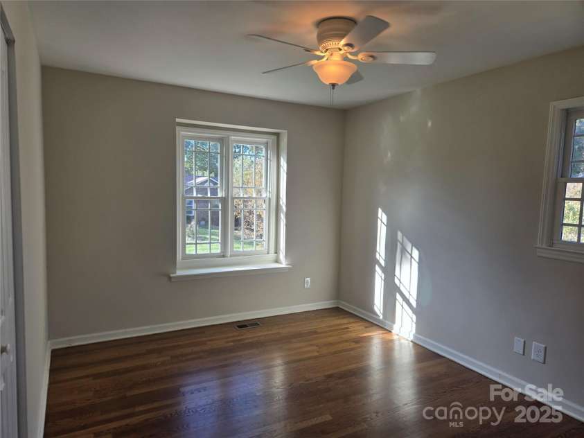 7214 Fox Hunt Road, Charlotte, NC 28212.  MLS# CAR4318235, YatesRealty ID 6086. 
