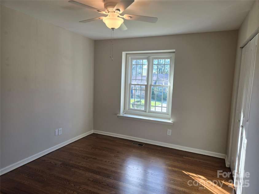 7214 Fox Hunt Road, Charlotte, NC 28212.  MLS# CAR4318235, YatesRealty ID 6086. 