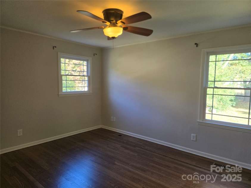 7214 Fox Hunt Road, Charlotte, NC 28212.  MLS# CAR4318235, YatesRealty ID 6086. 
