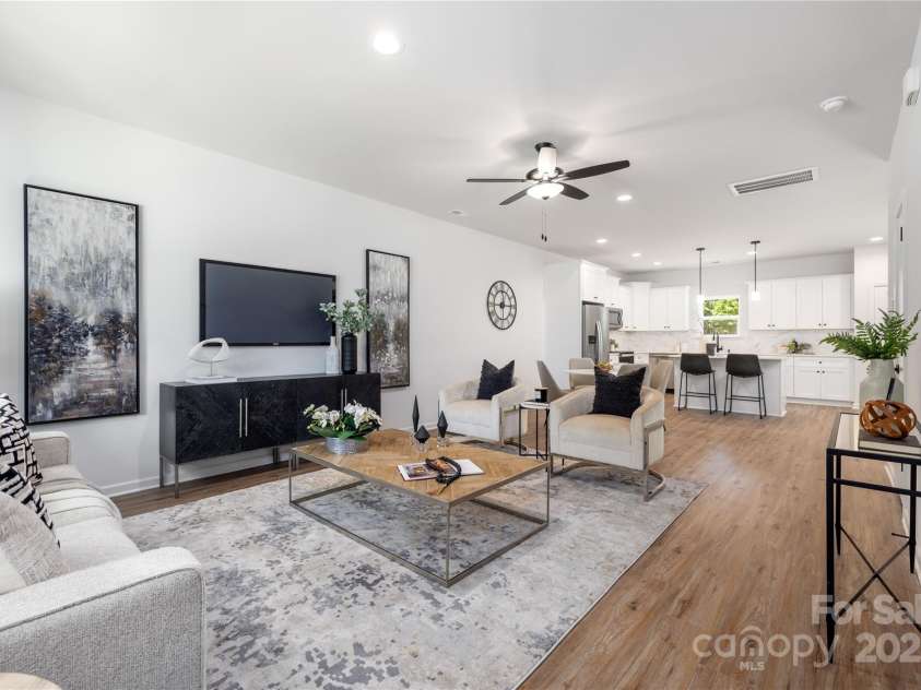 1034 Dooley Drive, Charlotte, NC 28227.  MLS# CAR4242961, YatesRealty ID 6087. Representation